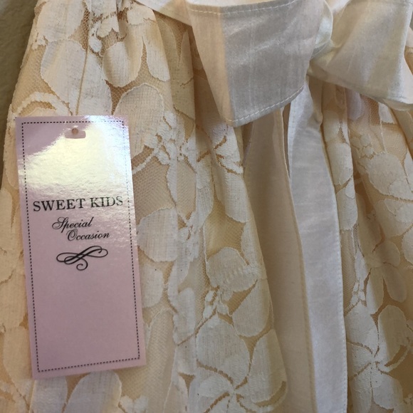 Precious Lace Flower Girl Cream Size 8 Dress🌸 New Never Worn - Picture 4 of 7